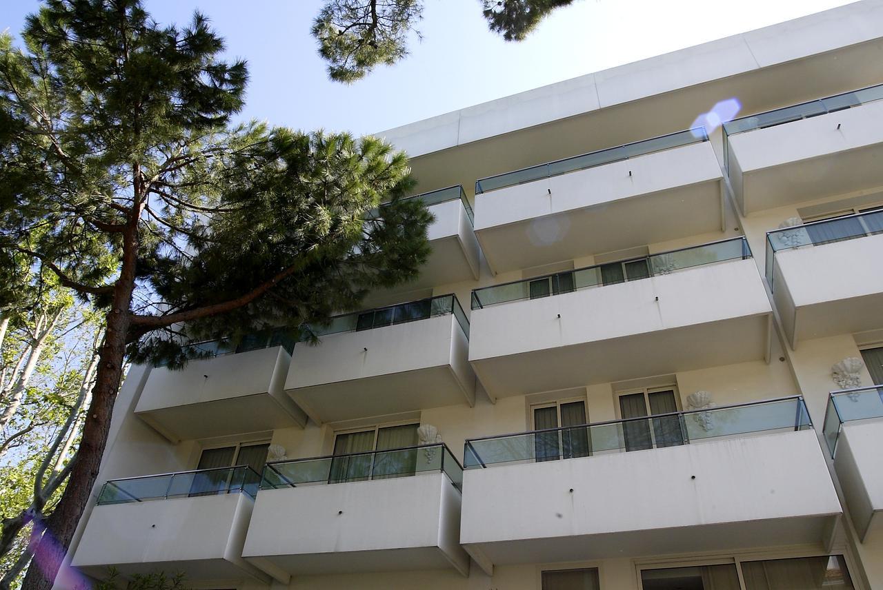 Hotel Luxor Rimini Bagian luar foto