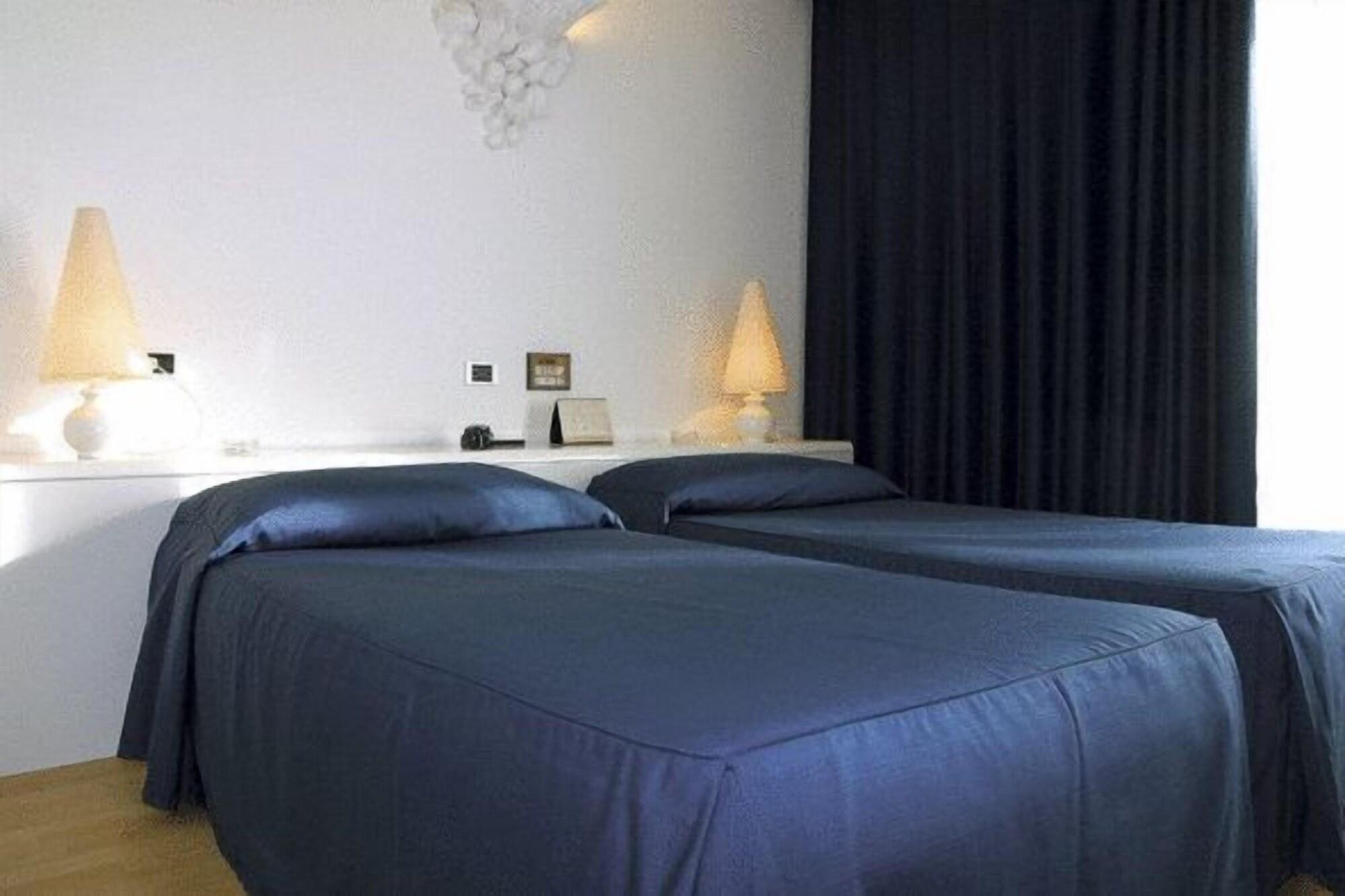 Hotel Luxor Rimini Bagian luar foto