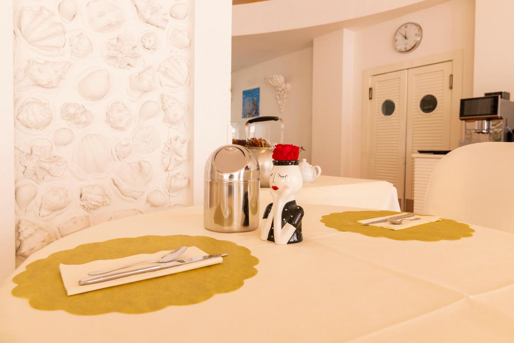 Hotel Luxor Rimini Bagian luar foto