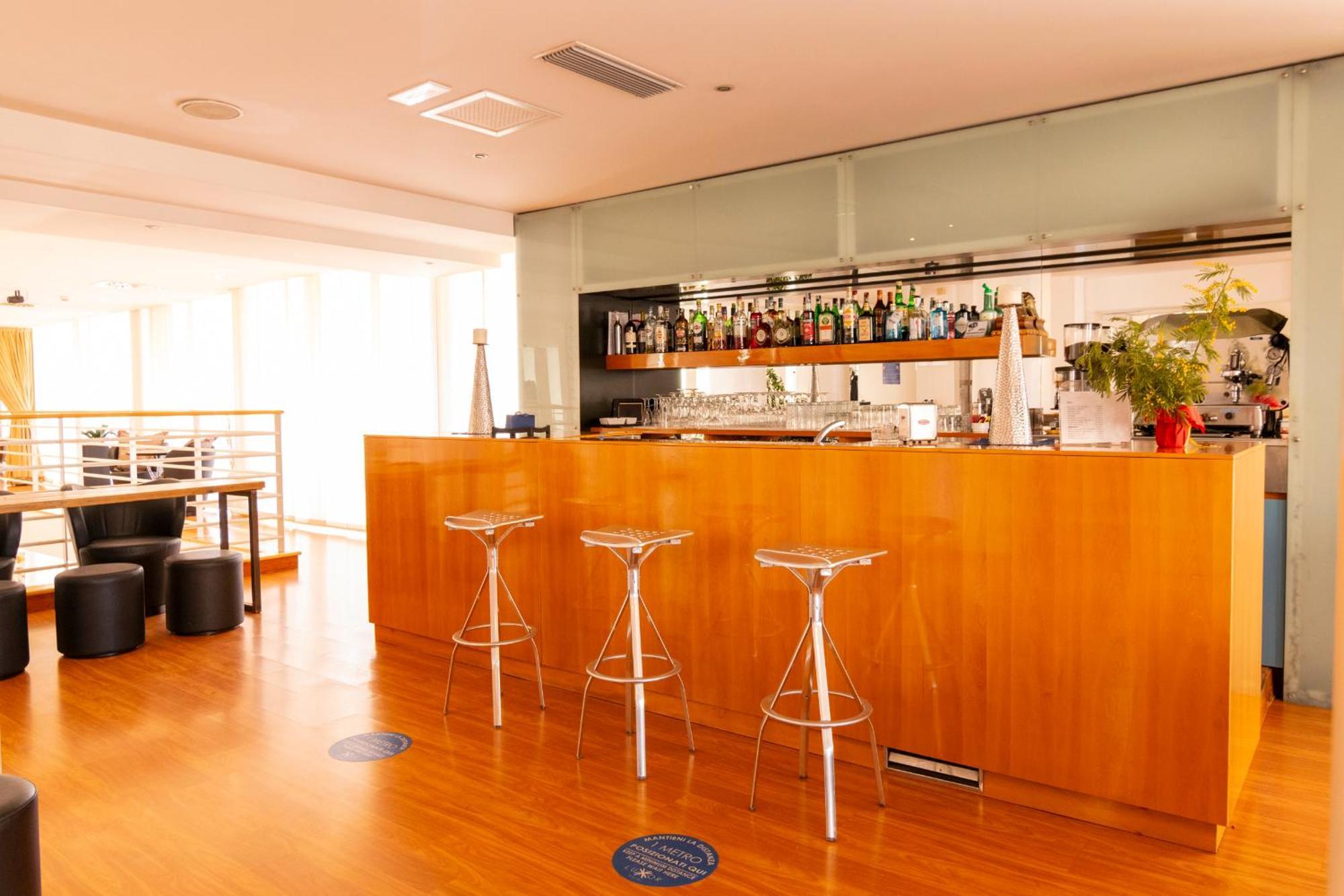 Hotel Luxor Rimini Bagian luar foto