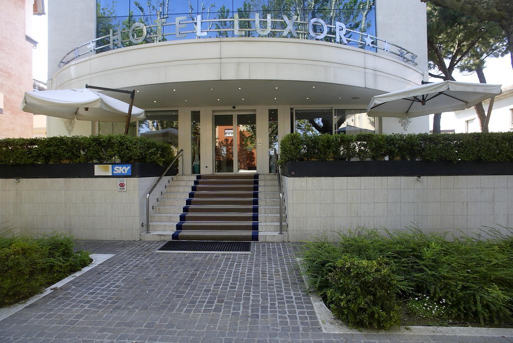 Hotel Luxor Rimini Bagian luar foto
