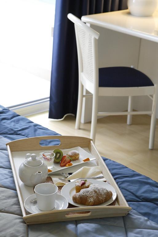 Hotel Luxor Rimini Bagian luar foto