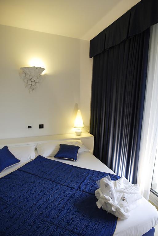 Hotel Luxor Rimini Bagian luar foto