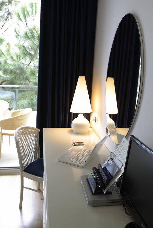 Hotel Luxor Rimini Bagian luar foto
