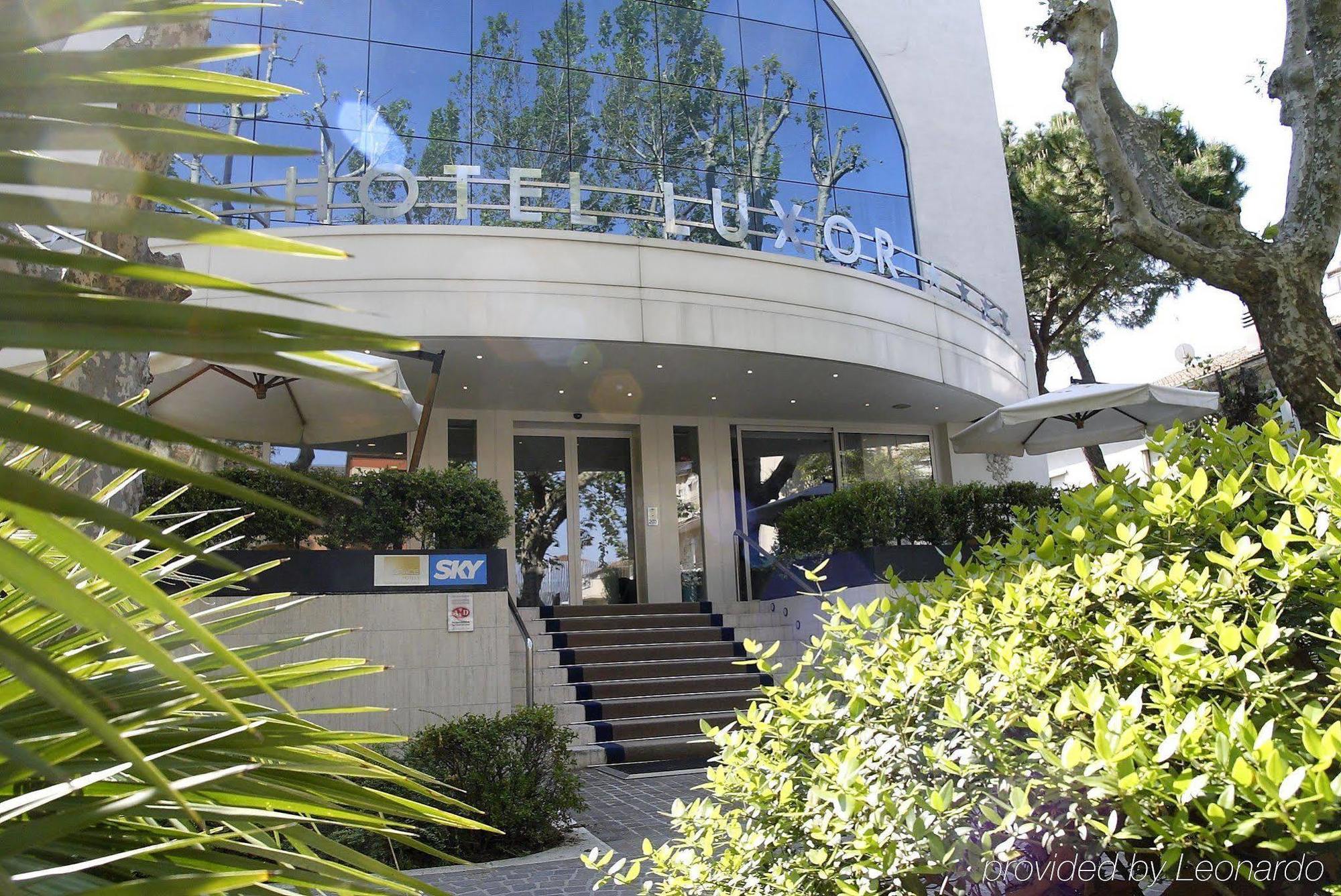 Hotel Luxor Rimini Bagian luar foto