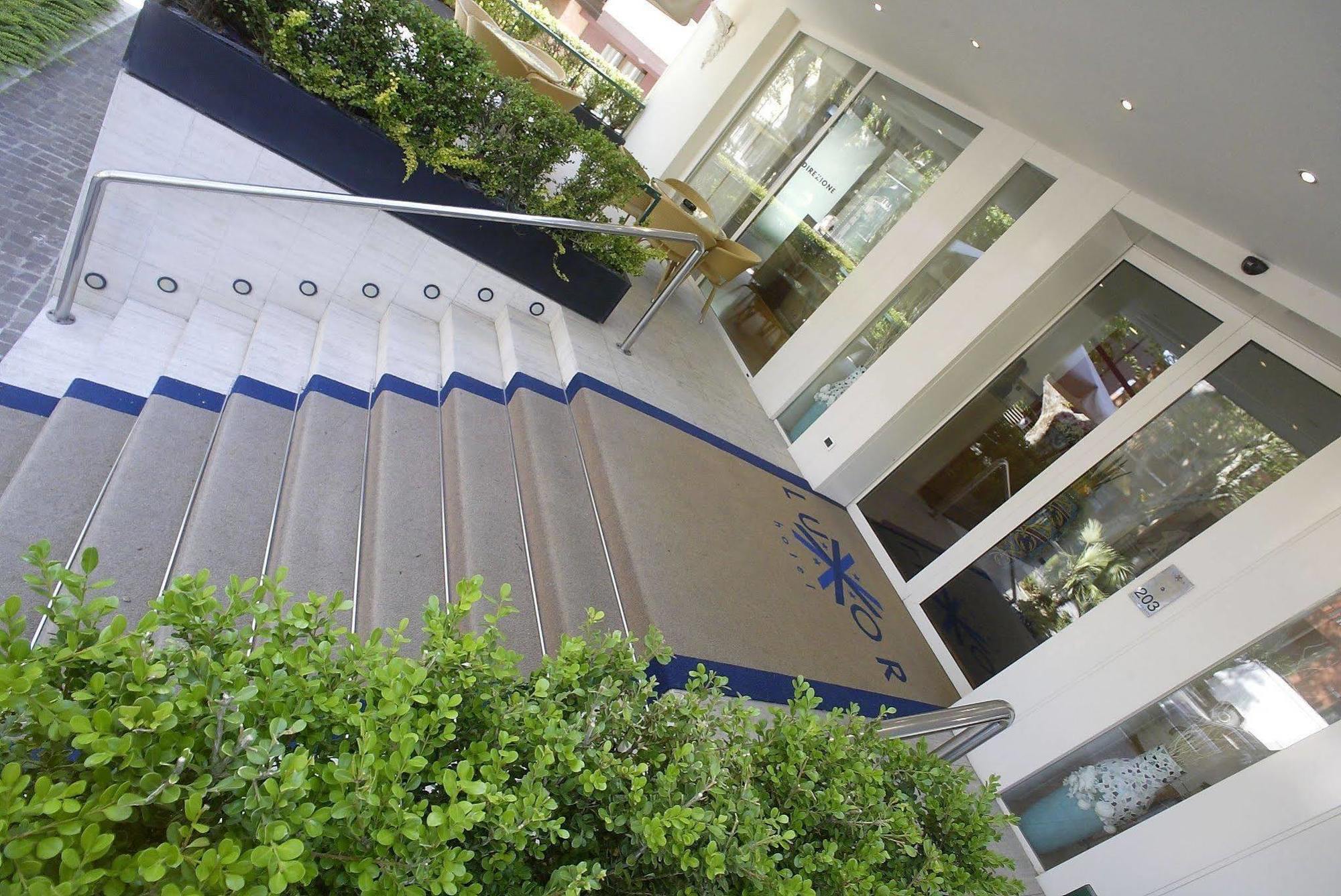 Hotel Luxor Rimini Bagian luar foto